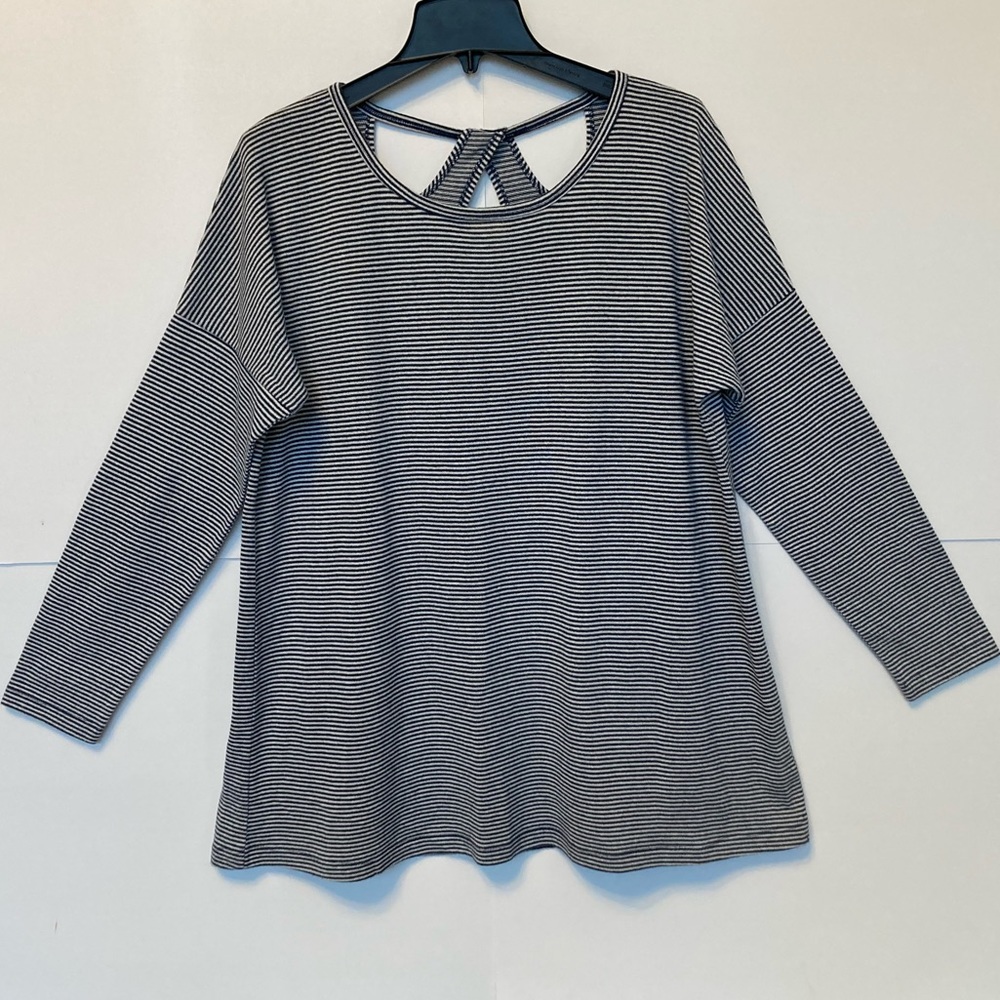 Soft Surrounding top